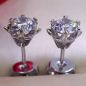 Preview: Trendige Solitär-Ohrstecker mit Zirkonia – Eleganter Brautschmuck
